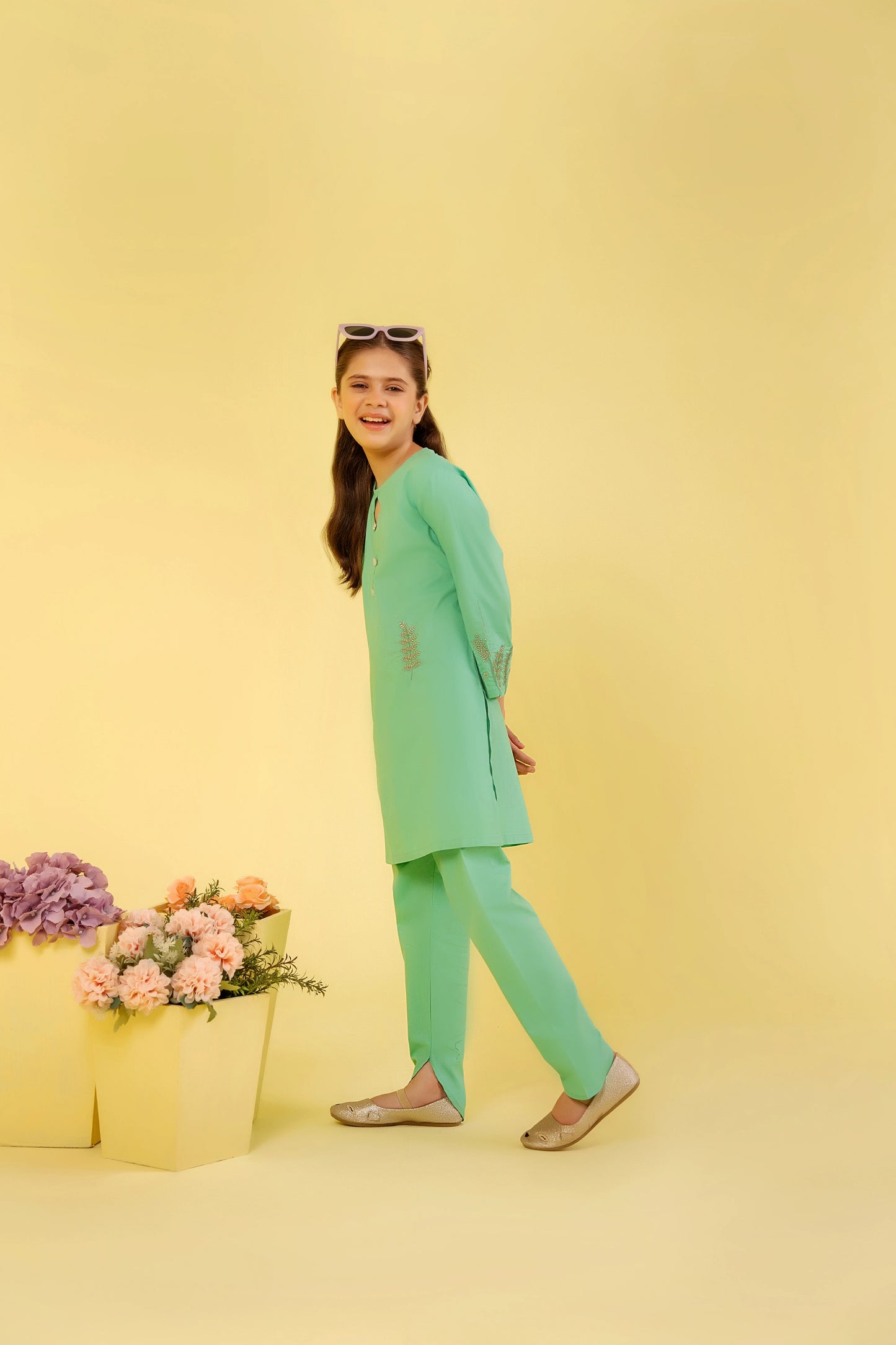 Arms Embroidery Pista Suit Girls